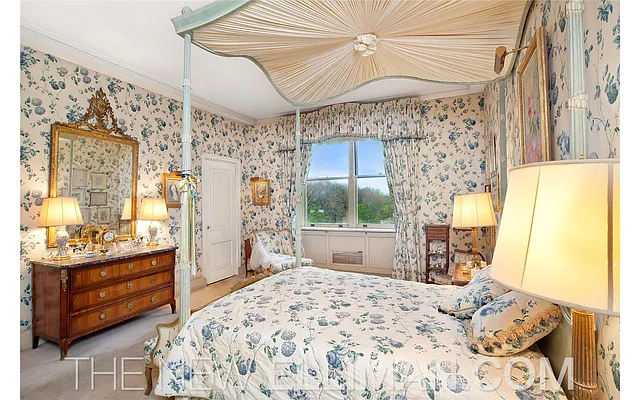 Sold by Douglas Elliman | media 23