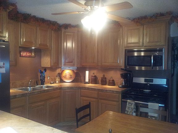 2nd image of 1224 Honeysuckle Ave