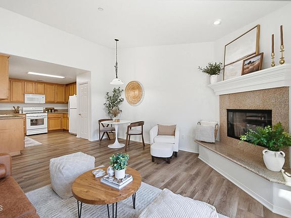 5th image of 238 March St Unit 2
