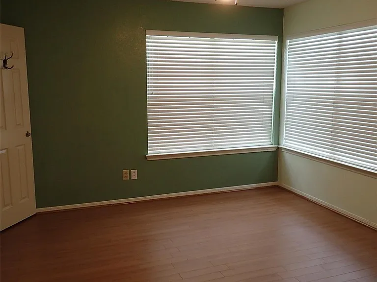 2130 Greencove Ln — Photo 10