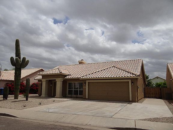 3rd image of 18647 N 41st Pl