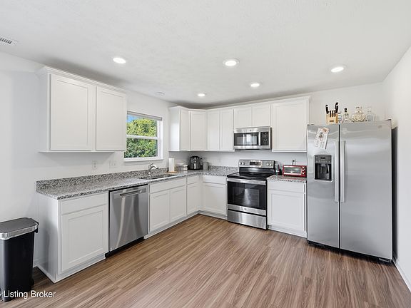 3rd image of 2093 Carnegie Dr