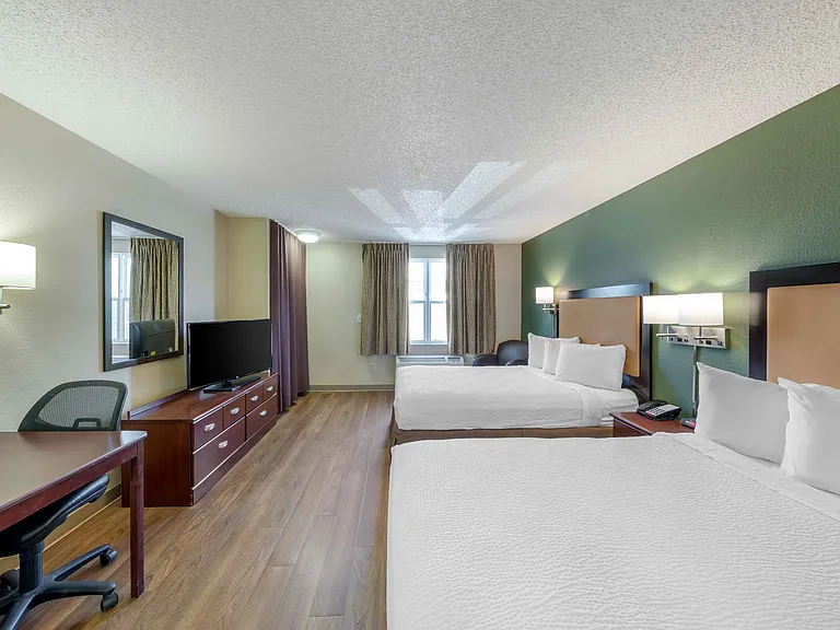 Studio Suite - 2 Full Beds