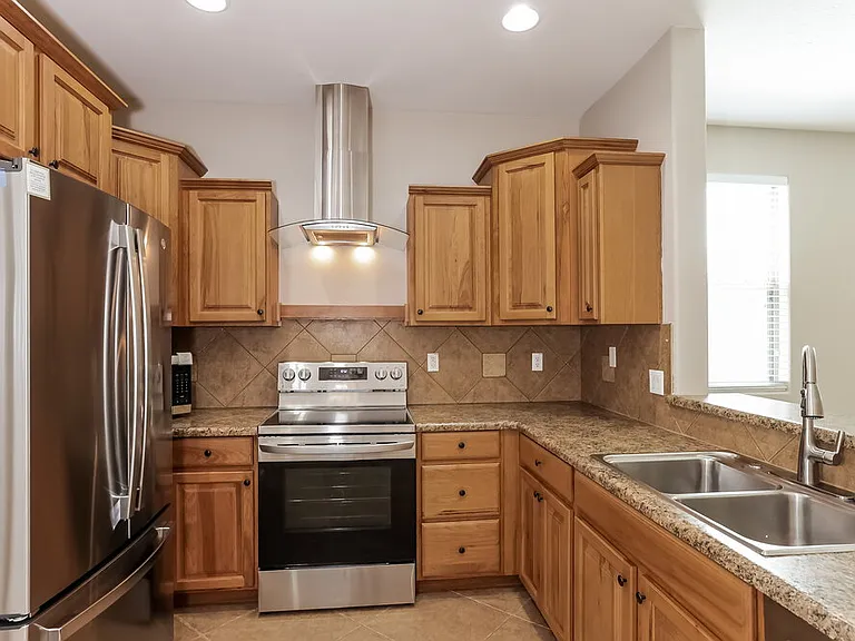 1868 W Wrangler Way — Photo 6