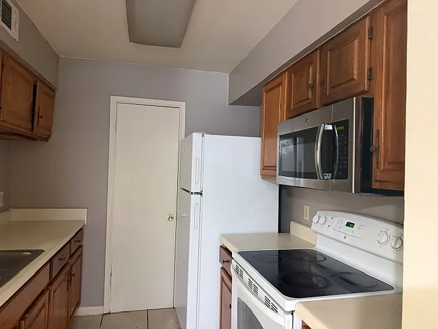 2 bed, 2.5 bath, 1250 sqft, $1,100 — Photo 4