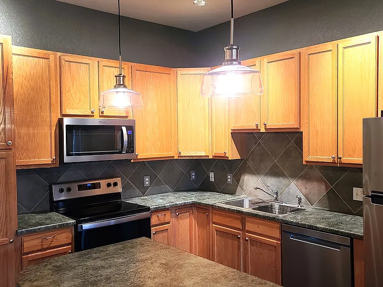 180 Poplar St #L — Photo 5