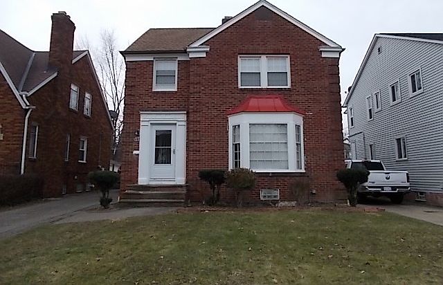 1st image of 80 E 216th St