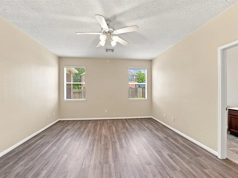 16726 Vivian Point Ln — Photo 20
