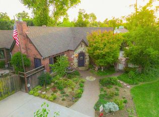 420 E Hampton Way, Fresno, CA