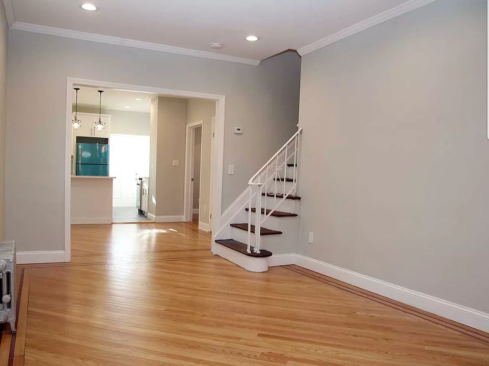 1st image of 10 N 4th St #1
