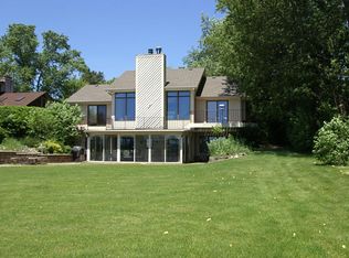 S106W20767 N Shore Dr, Muskego, WI