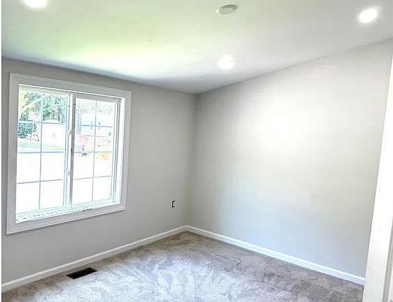 2nd image of 54 Cliff Cir