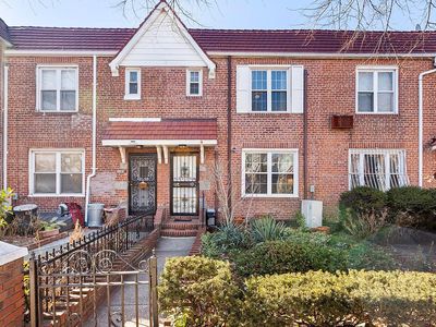 31-26 77th St, East Elmhurst, NY, 11370