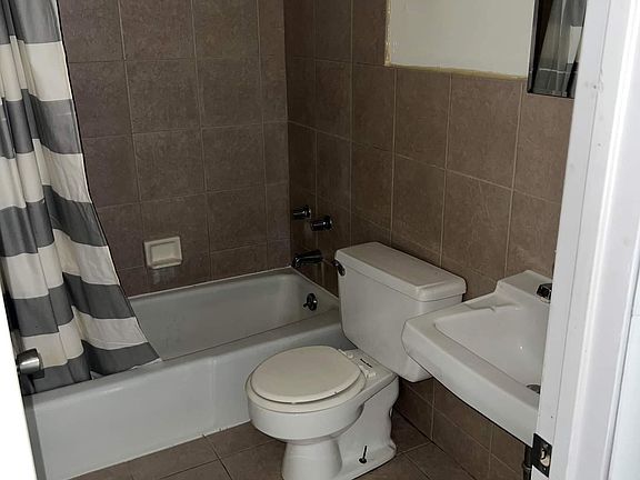 2nd image of 3221 Holiday Dr APT 7