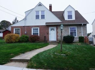 42 Woodlawn Rd, New London, CT 06320