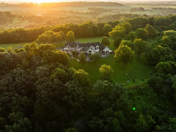 32592 Juniper Rd, Chatfield, MN 55923