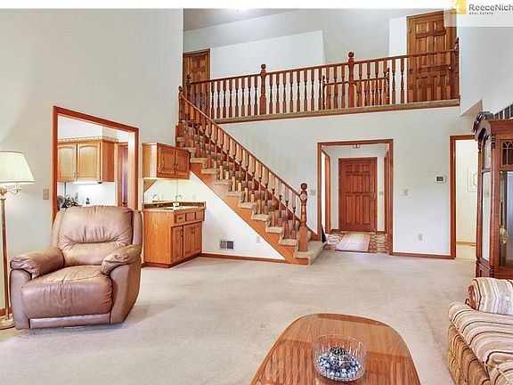 NEUTRAL PAINT WITH HIGH CEILINGS