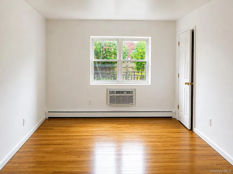 71-08 162nd St #1-R — Photo 4