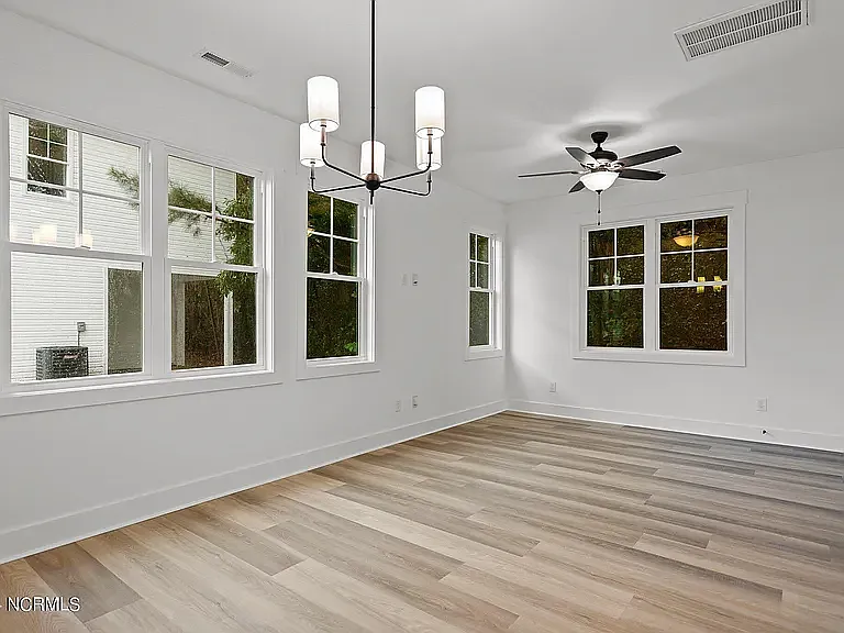 3206 Belmont Cir — Photo 9
