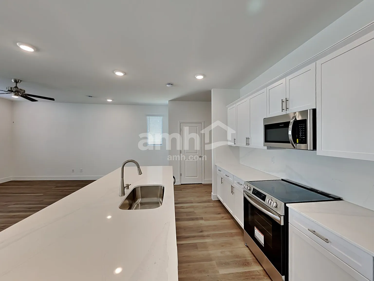 5 bed, 3.0 bath, 2395 sqft, $2,700 — Photo 4