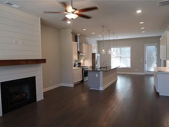 3rd image of 217 Napa Dr #6