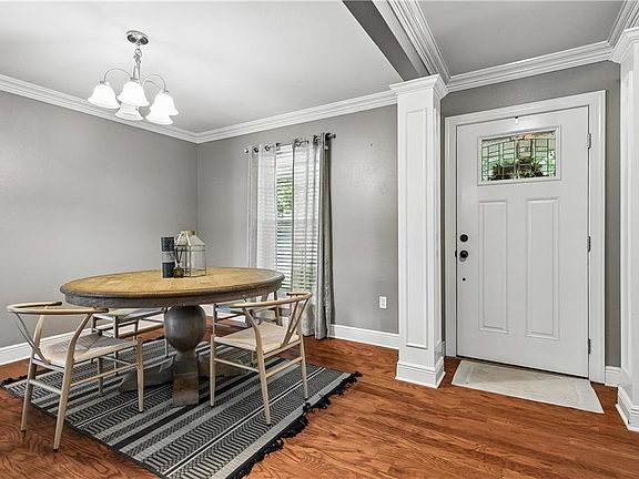 3rd image of 3638 Peach Tree St