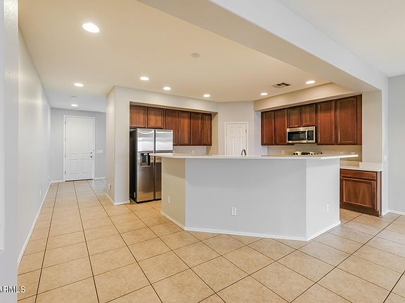 4th image of 10012 W MARGUERITE Avenue