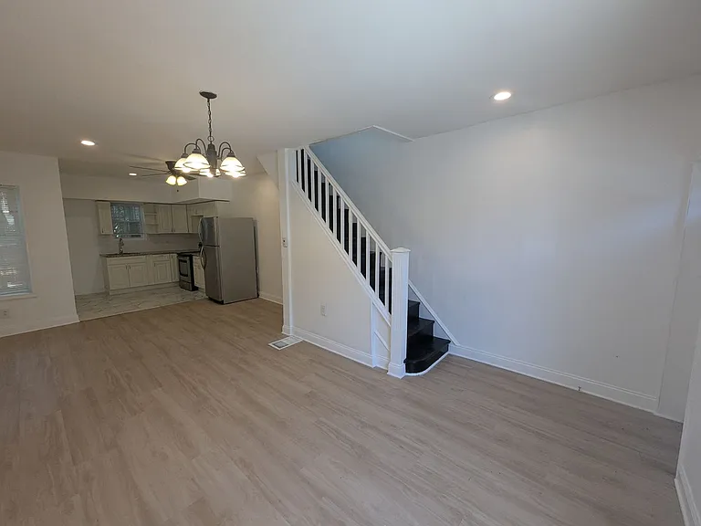 3420 Keim St — Photo 7