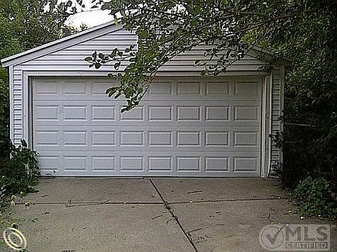 12711 Greiner St - Garage 1.jpg