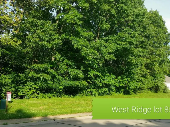 875 Grafton Hills Dr, Grafton, IL 62037