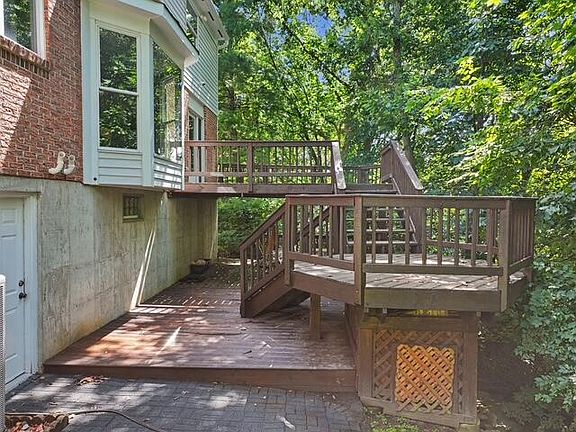 2nd image of 3660 Oxford Ct
