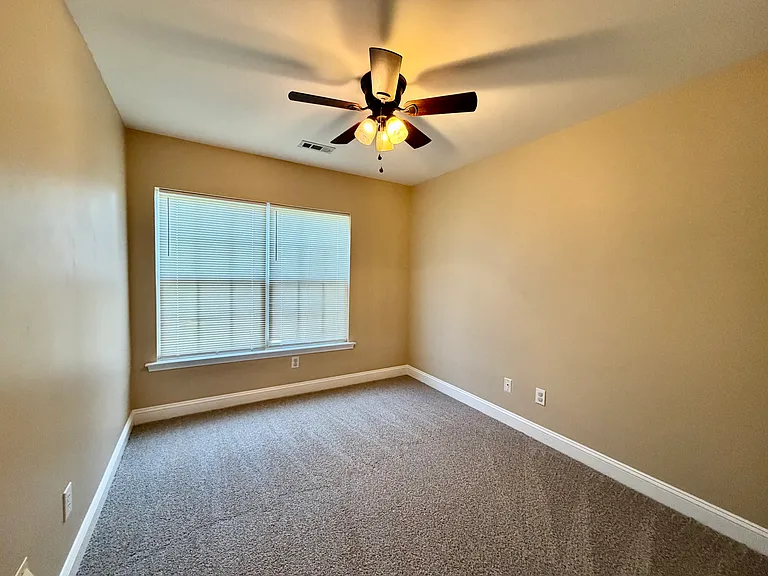 121 Walnut Cove Dr #D — Photo 26