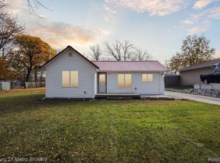 9432 E Coldwater Rd, Davison, MI 48423