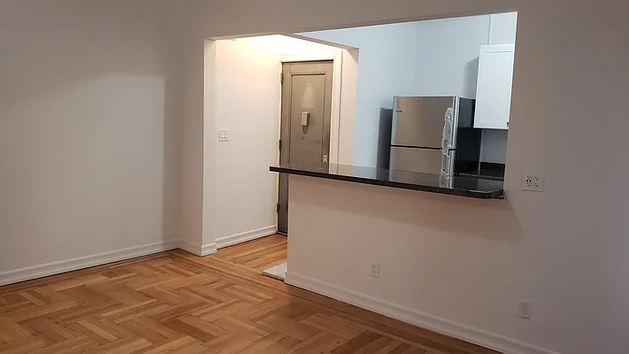 Rented by Max & Associates Realty Corp | media 4