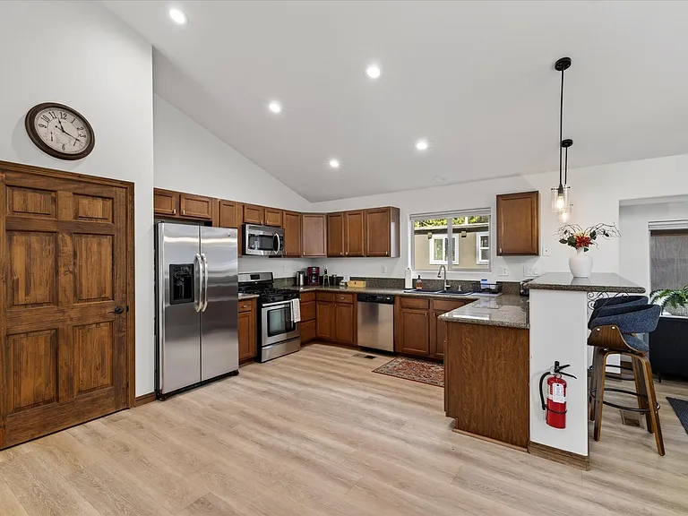8772 Rainbow Ave — Photo 13