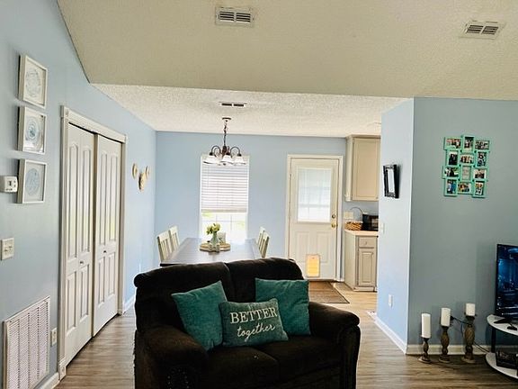 4th image of 123 Kaitlyn Ct