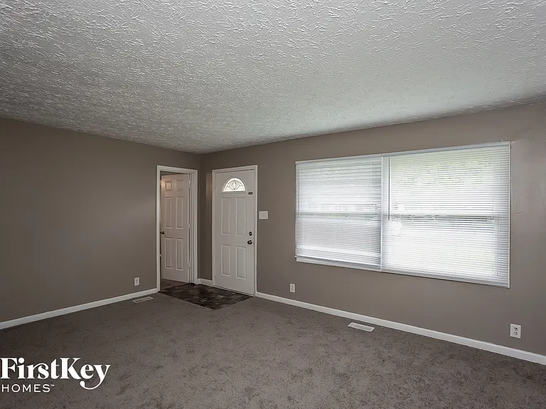 6072 Bettcher Ave — Photo 3