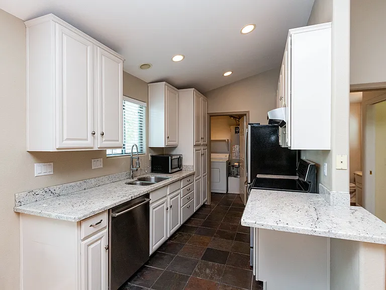 7502 E Earll Dr #5 — Photo 8