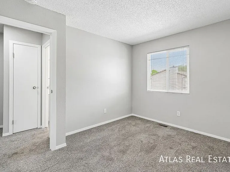 3027 Starlight Cir — Photo 26