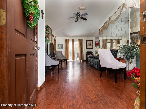 3rd image of 776 Viscaya Blvd