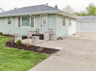 3302 12th Ave SW, Cedar Rapids, IA 52404