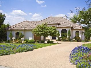 23 Glen Rock Dr, The Hills, TX 78738