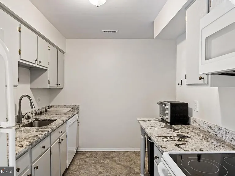 206A Mulberry Cv #206-A — Photo 8