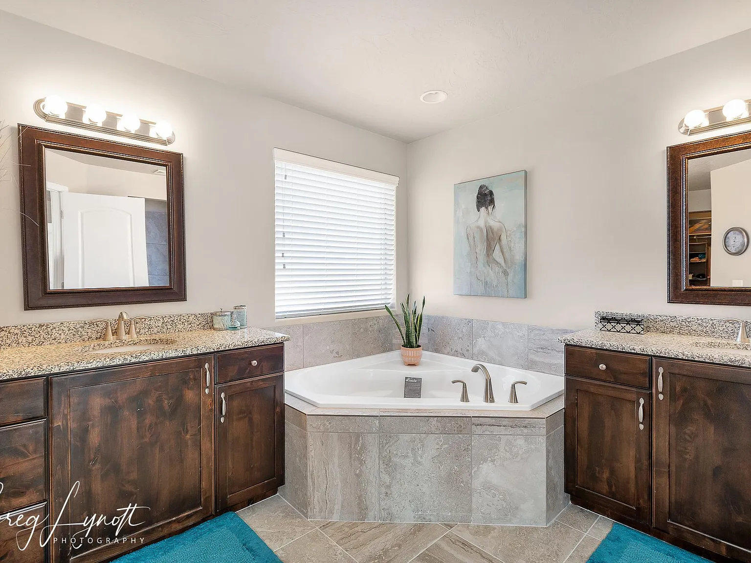 4 bed, 2.5 bath, 2155 sqft, $2,595 — Photo 3