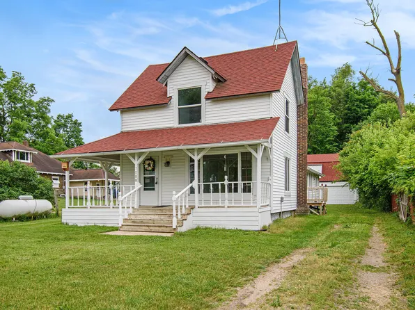 7588 S Crystal Rd, Carson City, MI 48811