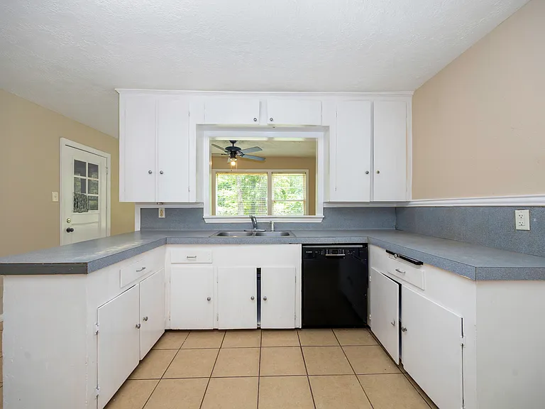 312 Harris Blvd — Photo 14