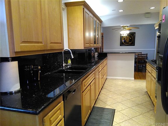 5th image of 16736 Superior St