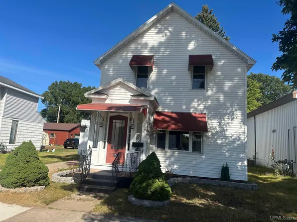 1017 River Ave, Iron Mountain, MI 49801