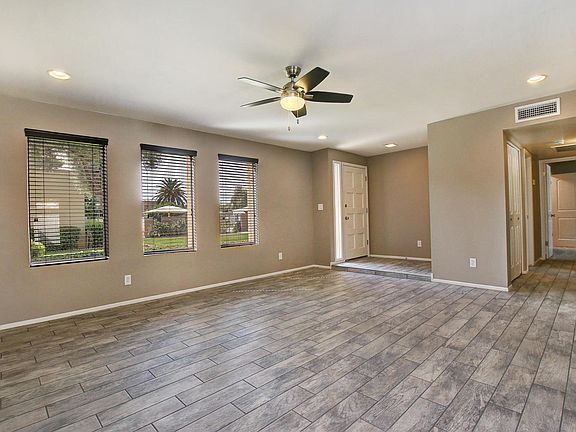 8335 E Vi-004-013-Living Ro-MLS_Size_11162022