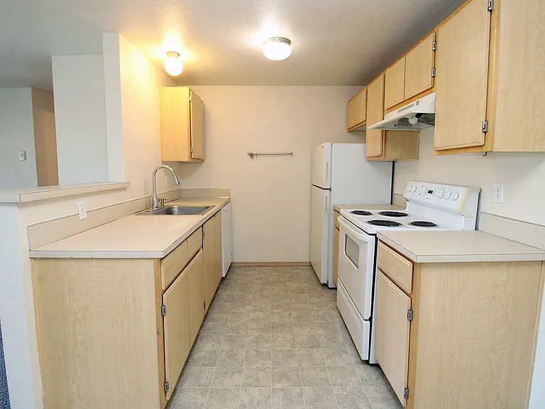 11710 - 11712 SE Powell — Photo 9
